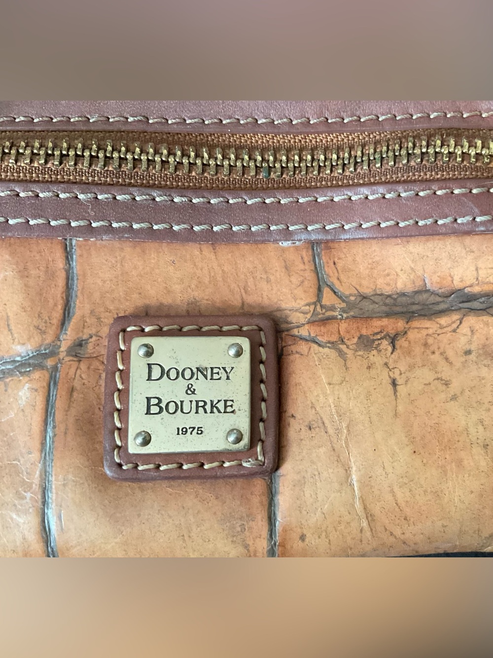 Dooney & Bourke Croc Embossed Vintage Wristlet Wallet Cognac Y2K - Picture 2 of 14